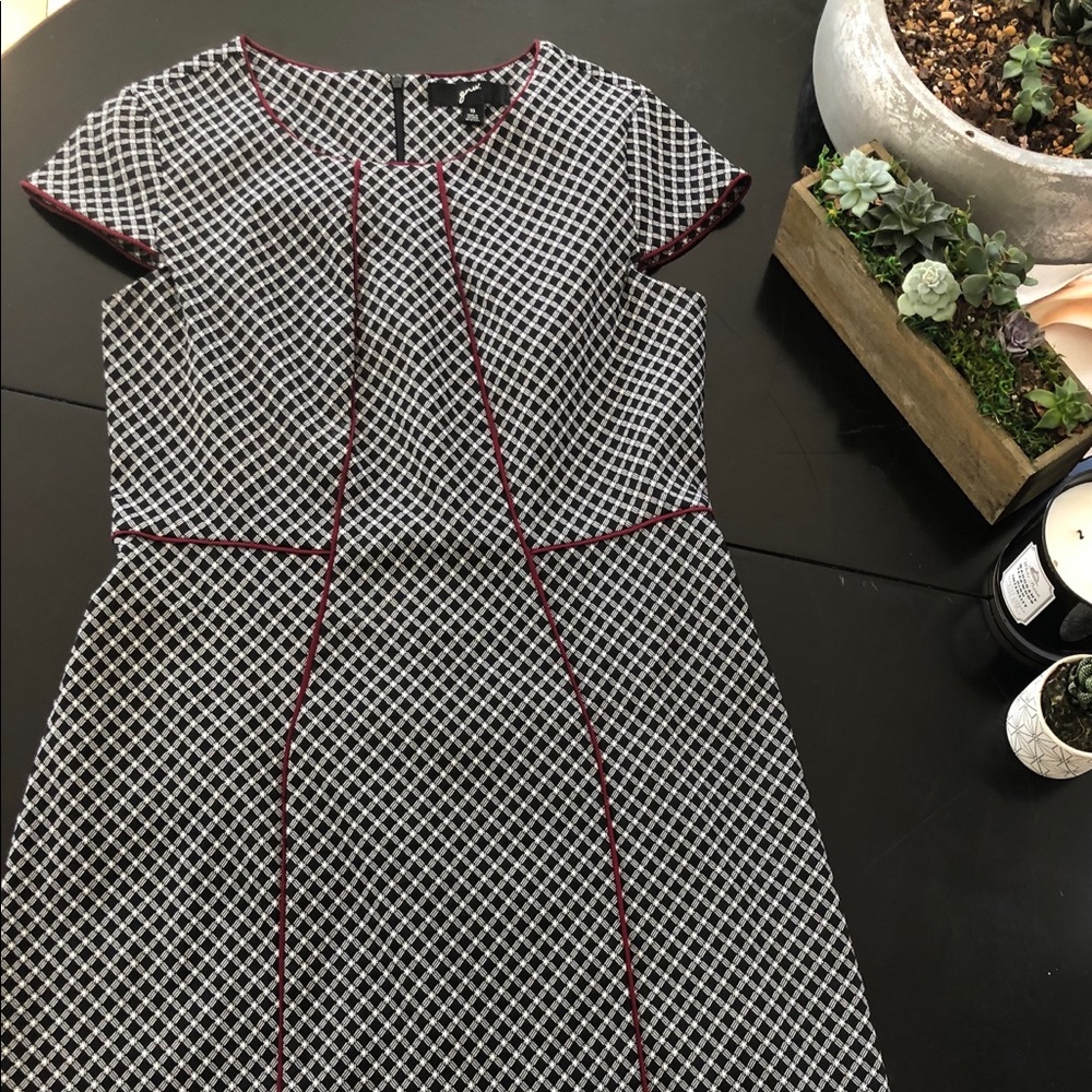 Beautifully cut cap sleeve dress